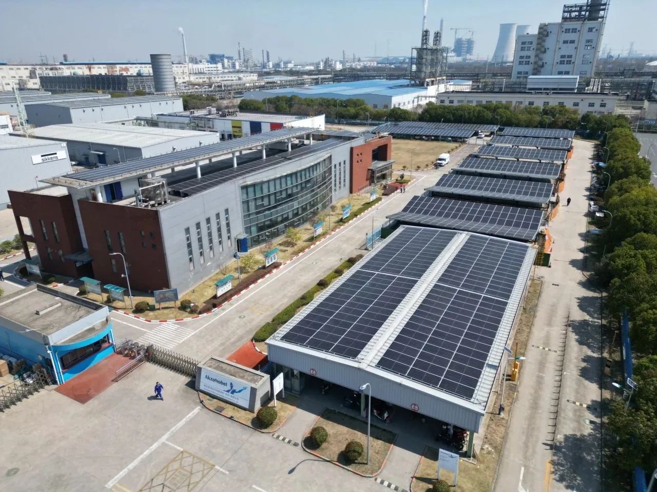 阿克苏诺贝尔在华最大工厂入选2025年“江苏省先进级智能工厂”
