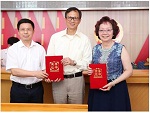 叶氏化工向湖南省捐赠“复明10号”流动眼科手术车