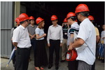区委常委冼阳福带领督导组到华隆涂料进行安全检查工作