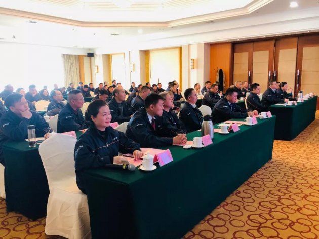 汇龙涂料召开家具漆经销商代表会议：大胆变革，多方创新