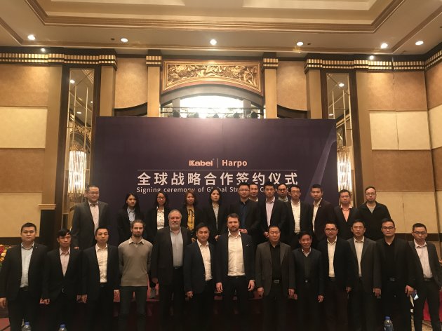 卡百利与意大利HARPO集团全球战略合作签约仪式隆重举行