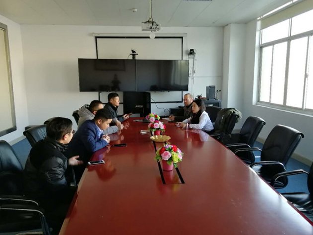 巴德士栽的梧桐树,引得凤凰来