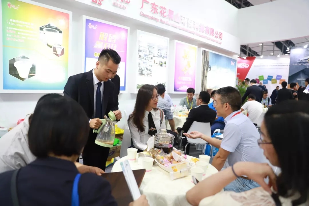 &ldquo;黑科技&rdquo;搏击涂料展，花果山重新定位水性木器树脂性能新高度