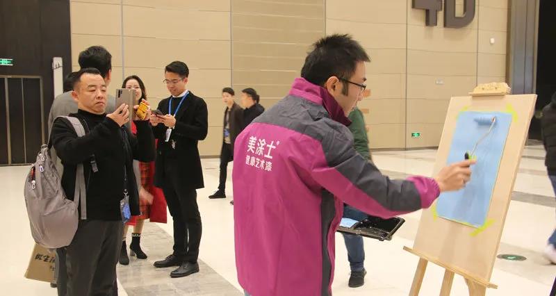 美涂士直播&ldquo;抢工厂&rdquo;，成交订单10000+