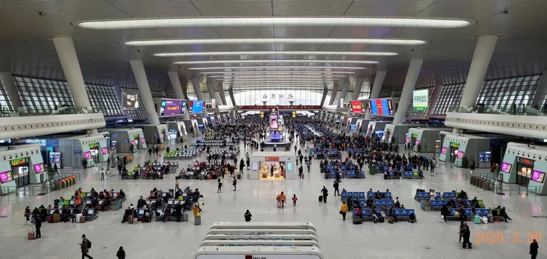 【霸屏】美涂士强势登陆6大高铁站，艺术让家更美！