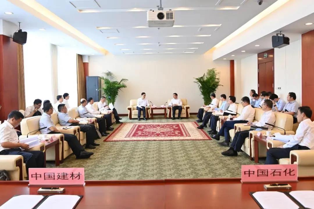 北新建材&ldquo;傍大腿&rdquo;