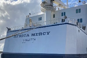 阿克苏诺贝尔公司向民用医院船&ldquo;非洲仁慈号&rdquo;捐赠船舶涂料